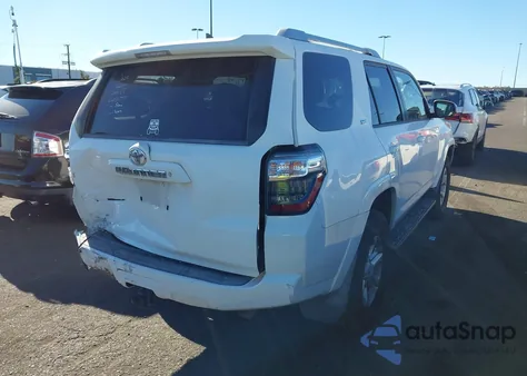 2015 Toyota 4Runner Sr5 Premium z USA, uszkodzony, nr VIN JTEBU5JR4F5207893